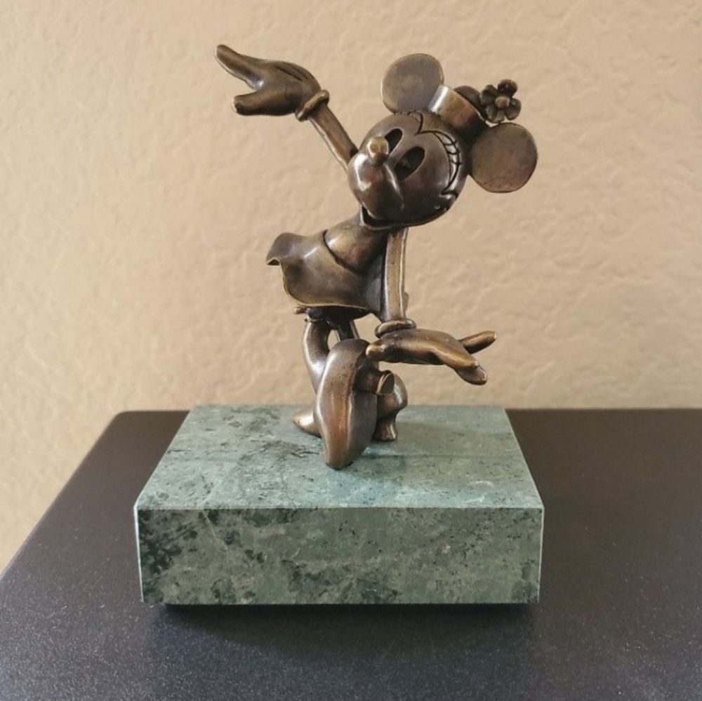 "Minnie" Bronze Mickey And Friends